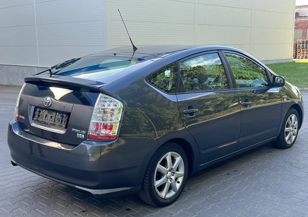 Toyota Prius cena 26999 przebieg: 212800, rok produkcji 2008 z Lwówek małe 529